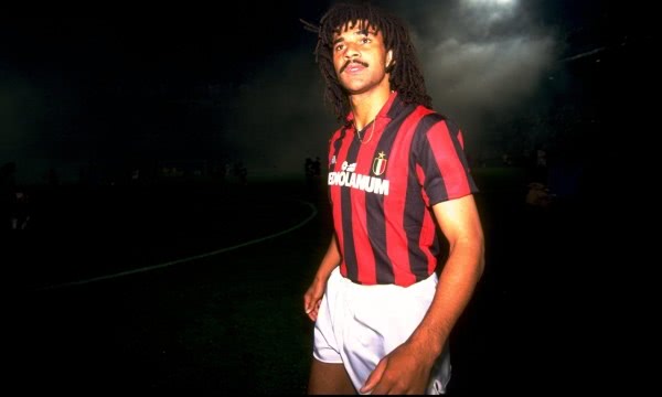 辨帅古利特身高一米九,英俊潇洒,球风优雅,身体强壮,战术意识好,是