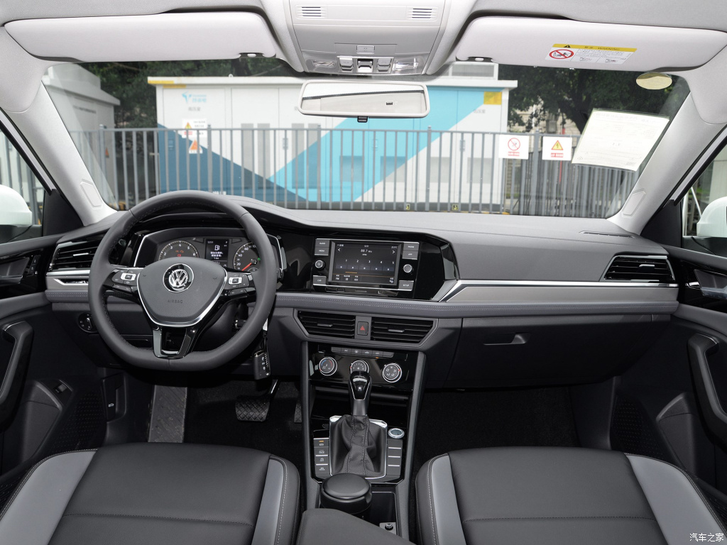 我想买大众速腾1.4t自动舒适版,现在优惠多少,全款多少钱?