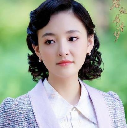 以往吴倩也曾留过短发,还在《碧血书香梦》演绎过民国女孩,但头发都没