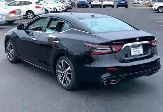 2020款日产西玛细节曝光!3.5l v6爆305马力,势要抢亚洲龙饭碗