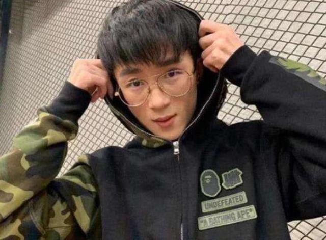 和平精英枪神上线王小歪决赛圈用狙击枪吊打敌方粉丝没怕的