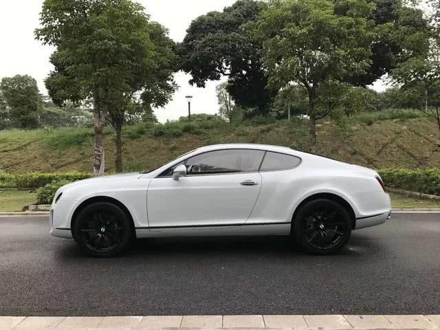 12年宾利gt售价358万座椅的包裹性与支撑性都非常好