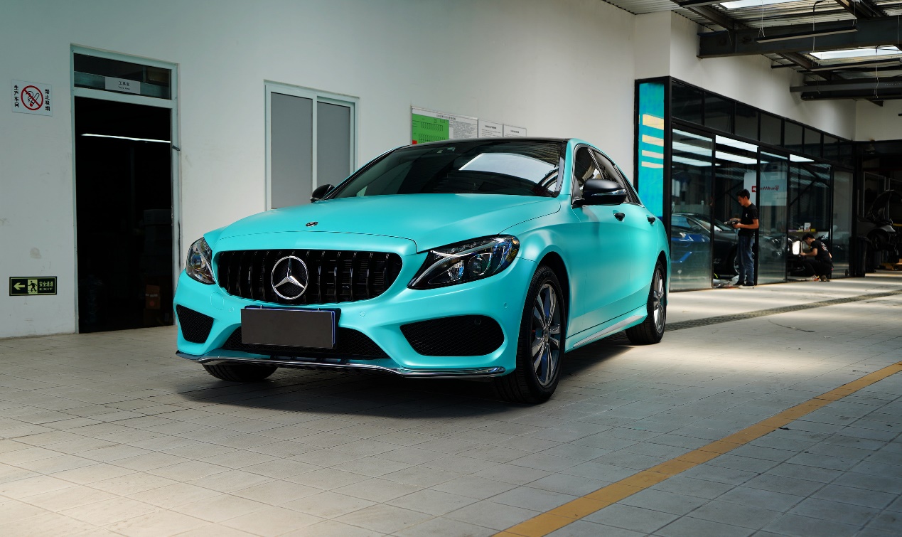 生活就应该多姿多彩老婆的奔驰c260改色电光tiffany蓝