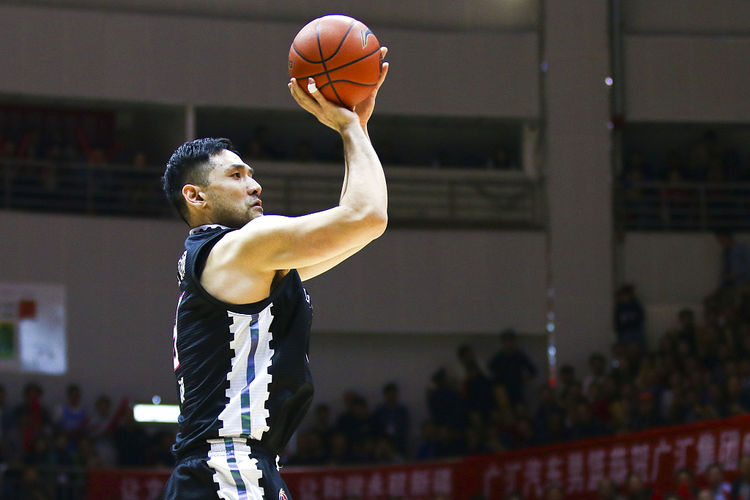 曾入选国奥队,重返吉林男篮,防守强悍的钟诚在母队再现昔日辉煌