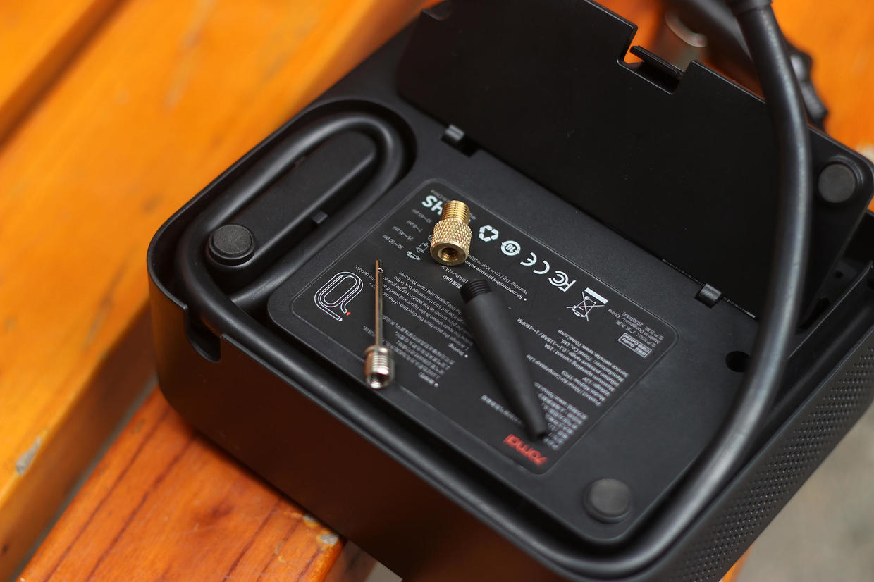 小米有品上新,爱车族的神器:70迈汽车轮胎充气泵青春版