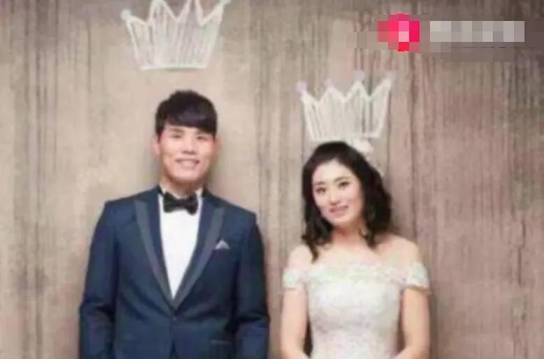 邹市明妻子漂亮方便妻子惊艳看到杨建平老婆才知什么叫美到犯规