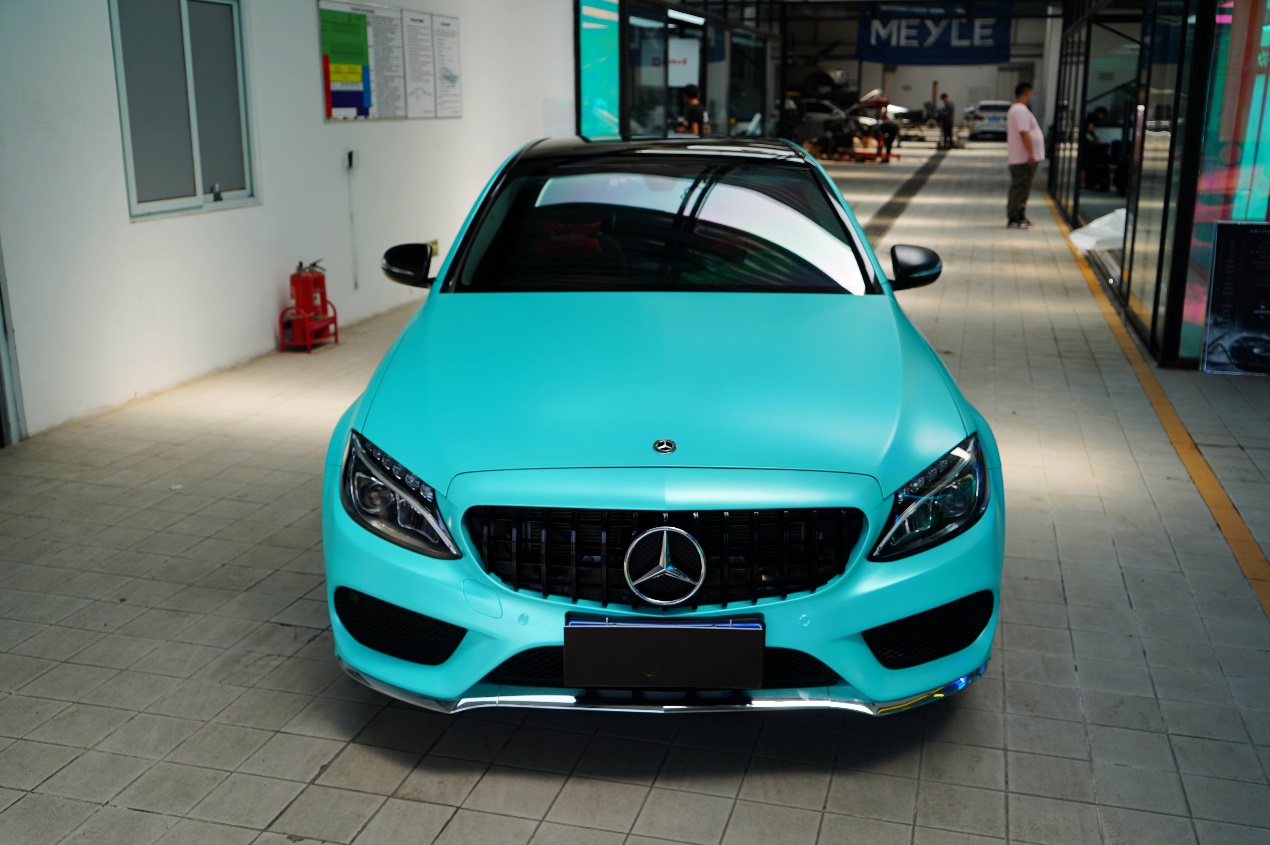 生活就应该多姿多彩老婆的奔驰c260改色电光tiffany蓝