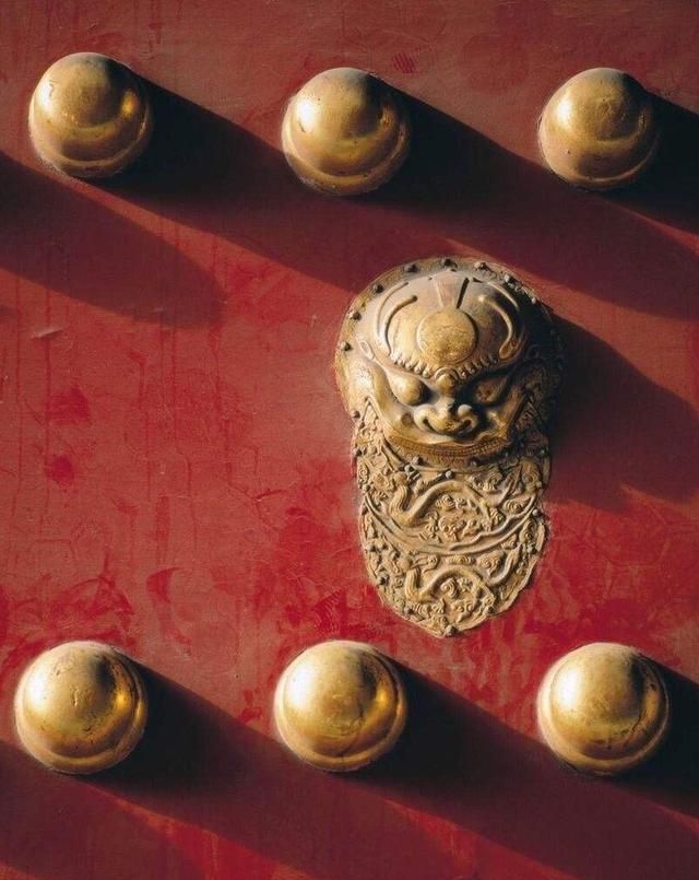 故宫午门金色门钉 摇身变成美味 这小吃是很多老北京的念想儿|门钉|肉饼|故宫午门_新浪新闻