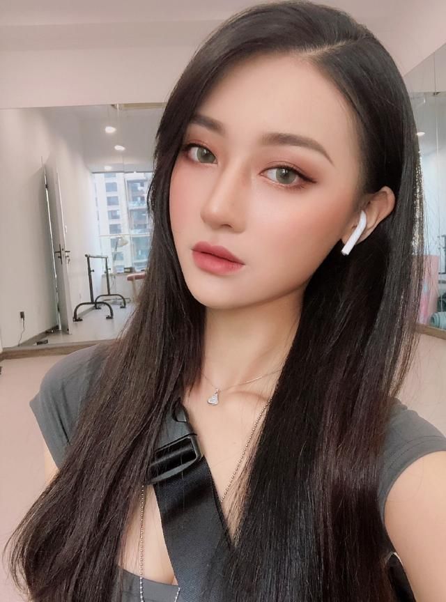 创3撞脸黄子韬的富婆孙如云淘汰后成旁听生二公逆袭获胜