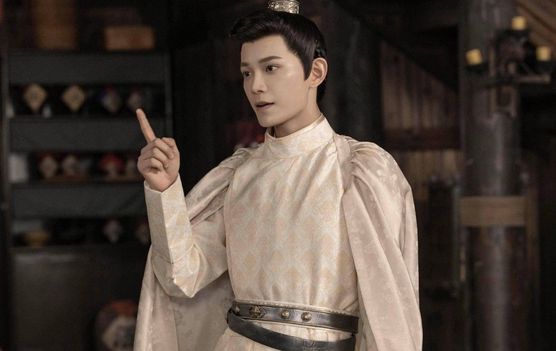 而男主角韩烁的饰演者丁禹兮,也因此算是有了顶流的第一个特