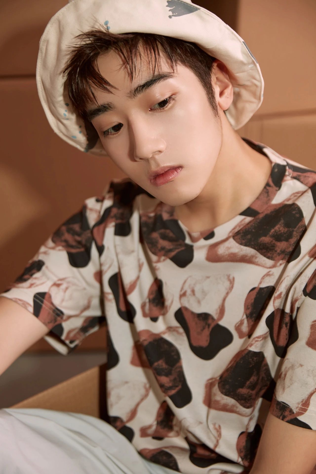 《三千鸦杀》白镜子,《暖暖请多指教》谷立,荧屏新人的圈粉之路