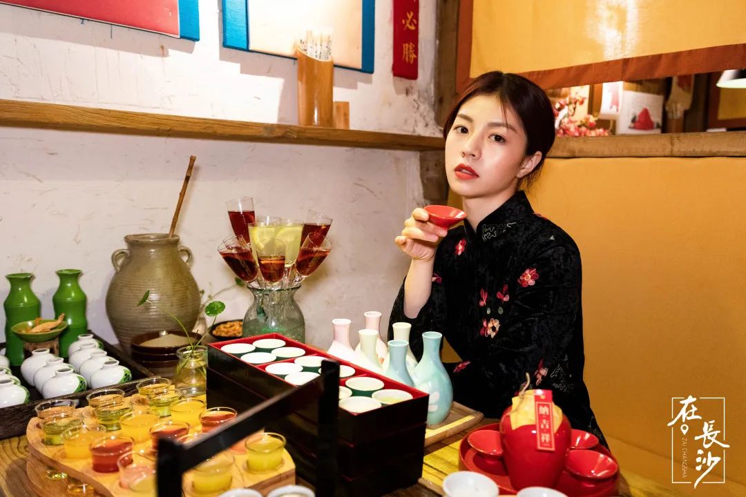 成都来的新中式古风小酒馆耍起酒来比长沙人还狠