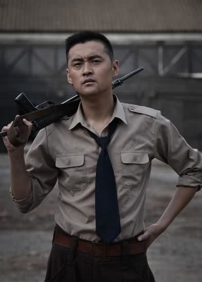 他们夫妻两人都是实力派演员,但是却没有大红大紫,然而就是这种平平