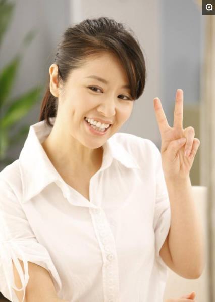 6大女星的酒窝大比拼,笑起来很迷人,你最喜欢哪个?