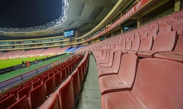 文明虹口|虹口足球场的"最美画面"竟然在看台上