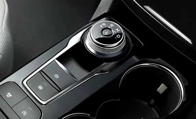 还要什么双离合、CVT？这搭载8AT变速箱的SUV只卖10几万起