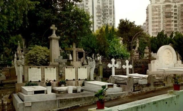 赌王原配太太黎婉华墓地:环境优美充满浪漫气息,墓园极具影响力