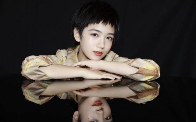 鹿晗新剧《穿越火线》官宣,双男主操作,女主颜值不输关晓彤!