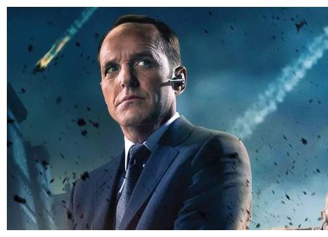 这个复活的机器人科尔森其拥有原主生前甚至是他去世这两年期间的全部