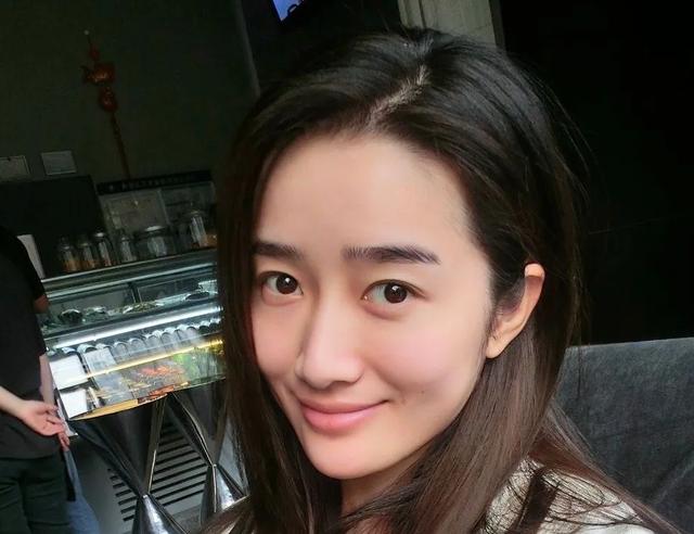 "老实人"李晨,和他背后拥有"天使脸蛋,魔鬼身材"的前女友们|赵卓娜