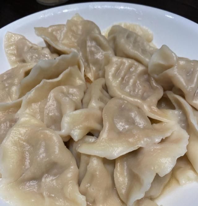 岳云鹏晒晚餐,顿顿离不开饺子,网友点赞:接地气,啥馅的?