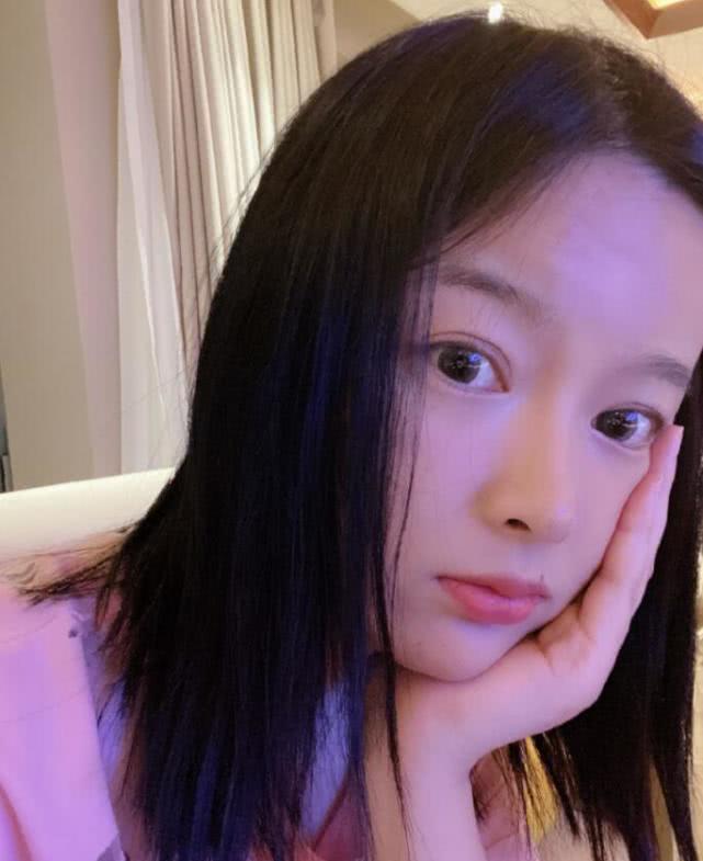 pdd老婆沈灵敏发布自拍减肥8个月效果显著身材和颜值都满分