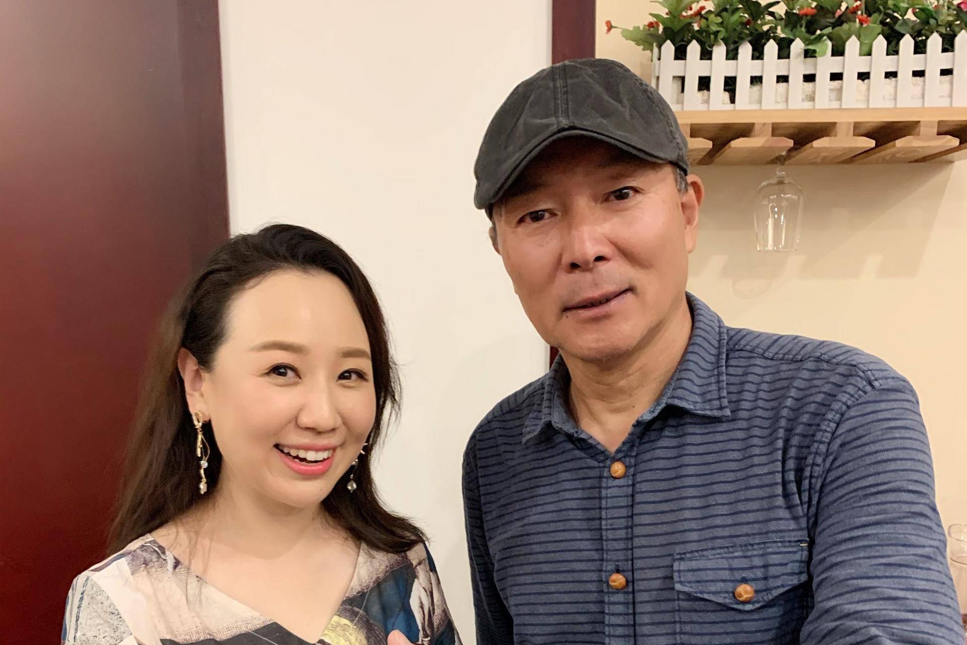 相聚,38岁的关凌日渐圆润,同时也成为了两个小孩的母亲,而其他的演员