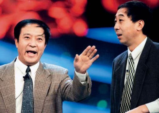 冯巩最好的搭档,上11次春晚红遍全国,放弃小品从政,今成这样