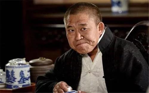 演坏人成名的4位,"容嬷嬷"变慈祥奶奶,而他至今都没能出戏!