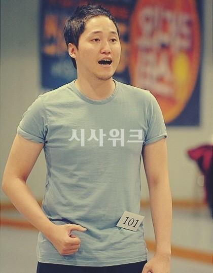 《机智医生》杨硕亨年轻帅照被挖出 尖脸有挺鼻