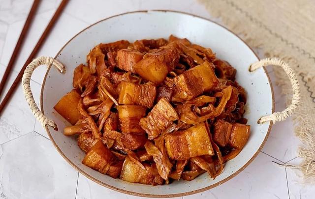 软糯下饭的笋干红烧肉不用炒糖色小白一学就会跟米饭绝配