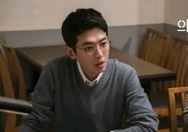 自发性局外人,追求人际交往最低限度却心思细腻的杨硕亨,有点难以置信