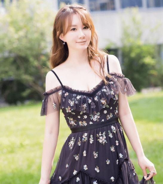 堪称王晶"一手带大"的晶女郎,嫁入豪门后生活幸福|孟瑶|王晶|女郎