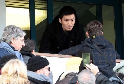 张康阳罕见童年照,从小就是美男子!富二代人生,29岁复兴国米