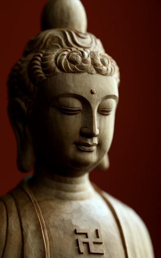 老山檀香阿弥陀佛佛像雕刻艺术