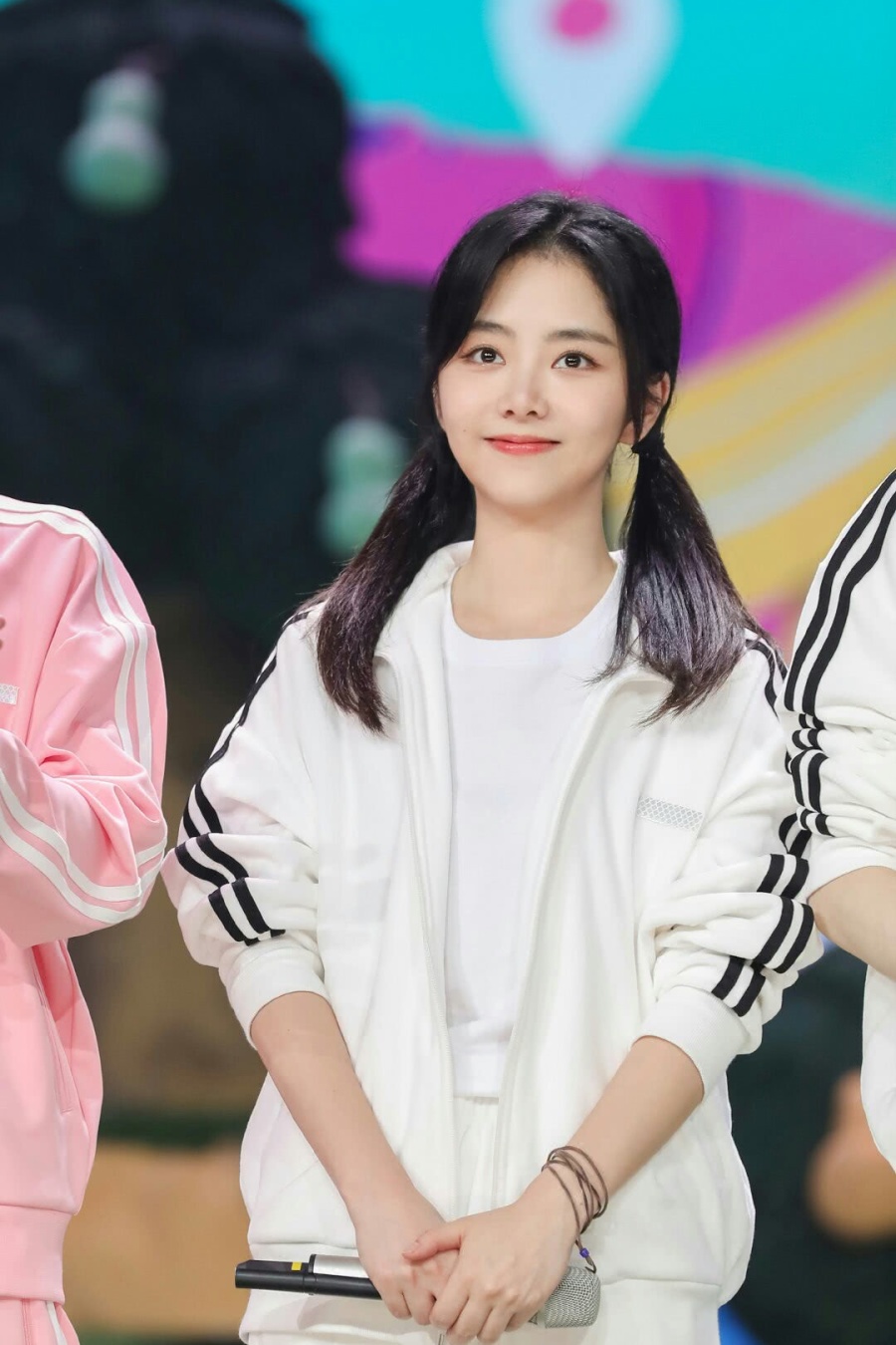 不愧是才女谭松韵快乐大本营演唱新歌我在松果眼泪流下来