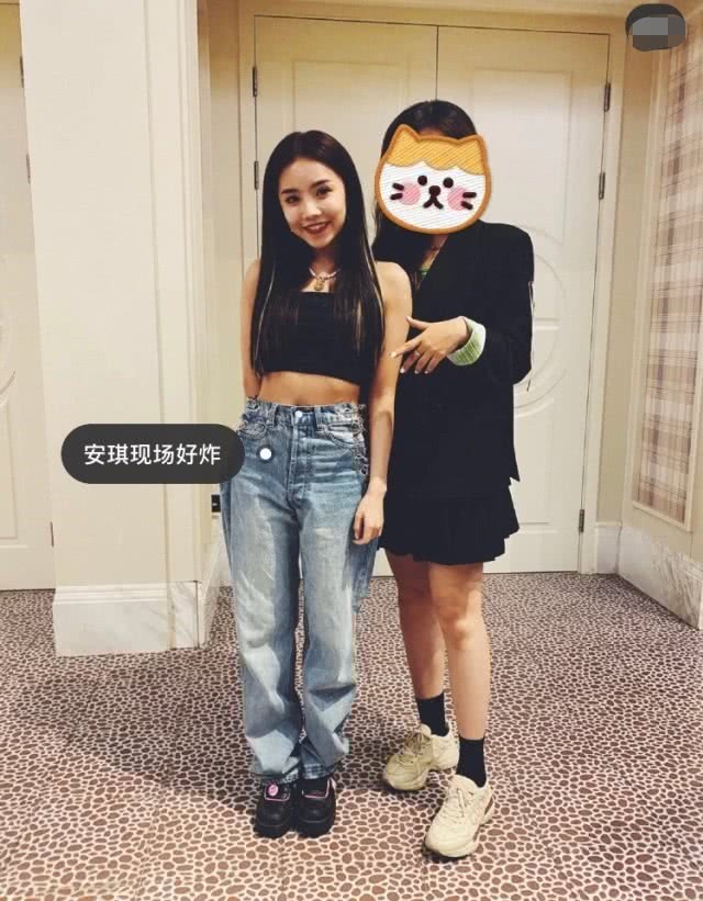 安崎的身高虽然有些虐,但她在舞台上爆发力十足,十分抓人眼球.