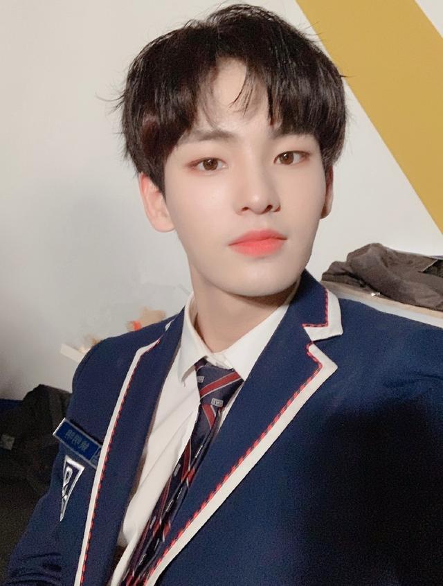 青你1出道成员如今都怎样了第一名成综艺咖仅一人有戏拍