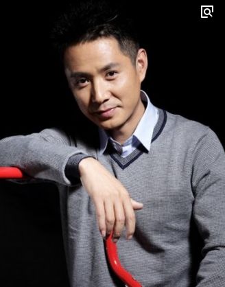 他是国家一级演员为演好角色多次拜访县书记幸娶小11岁娇妻