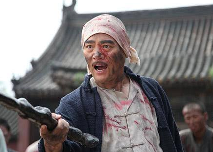 他45岁才红,曾因吃不饱偷老乡家的食物,与老婆离婚时净身出户