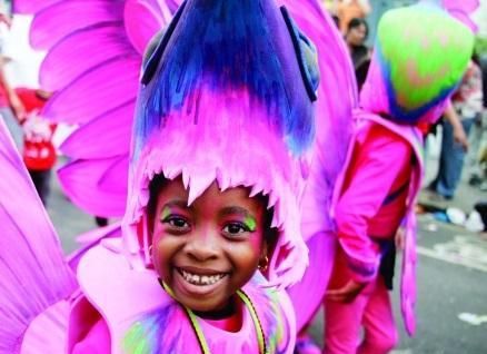 砸老师,扮龙虾,打针……国外儿童节真是想不到!