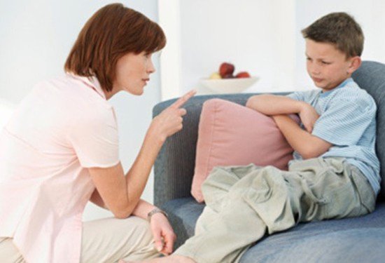 3岁男孩在超市捏碎方便面,被工作人员制止,妈妈的反应让人堪忧休闲区蓝鸢梦想 - Www.slyday.coM 3岁男孩在超市捏碎方便面,被工作人员制止,妈妈的反应让人堪忧休闲区蓝鸢梦想 - Www.slyday.coM