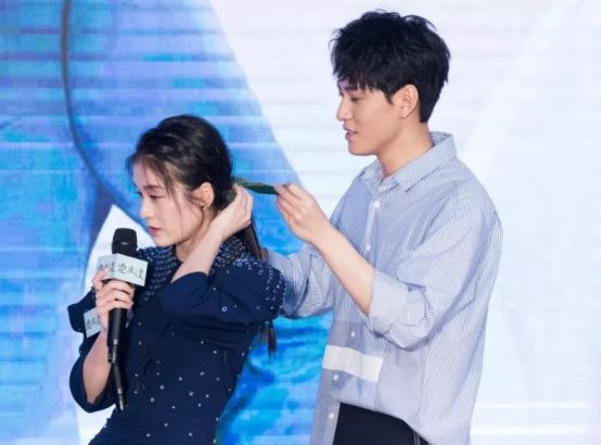 李玥我曾为了秦俊杰放弃自己的事业婚后回归家庭如今成这样