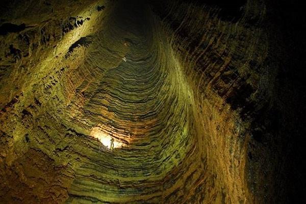 地下一万米会有什么东西?从地面到地底,一探究竟!