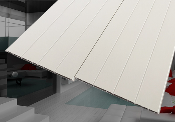 塑钢板,这种材料价格相比铝扣板要便宜很多,对于家里经济条件一般的