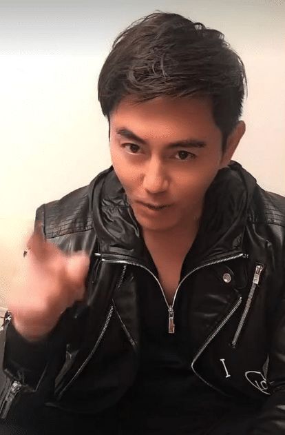 有种"整容"叫蒙丹,方脸变标准瓜子脸,如今43岁帅成33岁!