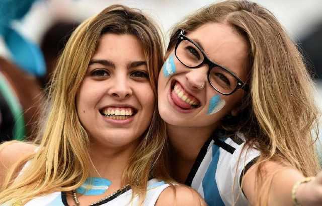 而对于一般的荷兰姑娘一般都是二十几岁才结婚的,因为大多数人其实都