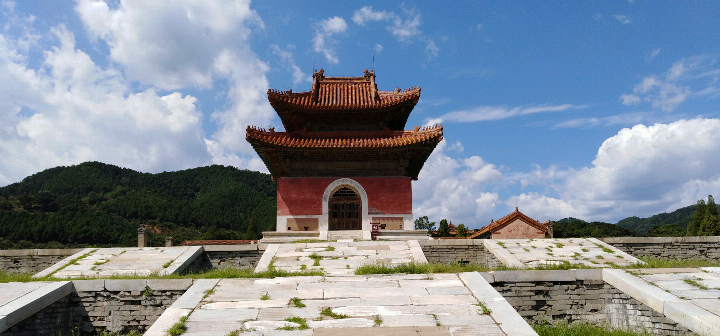 光绪帝请安时称呼太后,却引慈禧不悦,李莲英教三字让她眉开眼笑