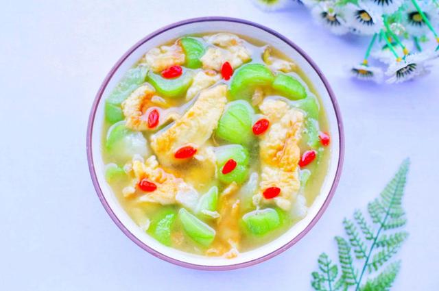 丝瓜汤最好喝的做法,清热解暑,味道鲜美,做上一锅不够喝