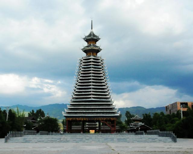 贵州一原始的侗寨,家家务农,户户纺纱,被称为"天下第一侗寨"